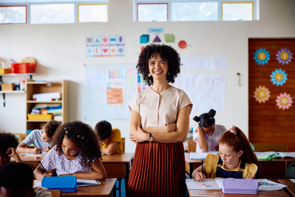 classroom-teacher-with-class-behavior-management